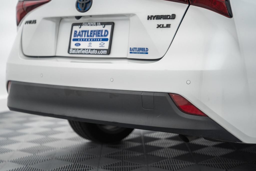 Certified 2021 Toyota Prius FWD image 10