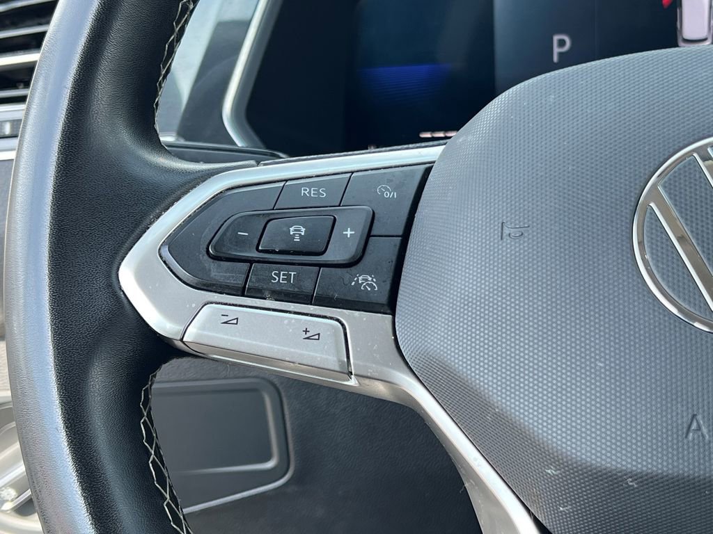 Used 2022 Volkswagen Tiguan SE AWD/4WD image 25
