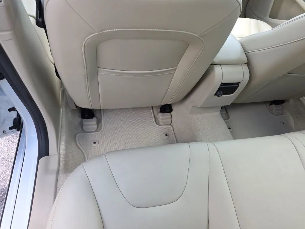 Used 2015 Volvo V60 T5 Premier w/ Convenience Package image 24