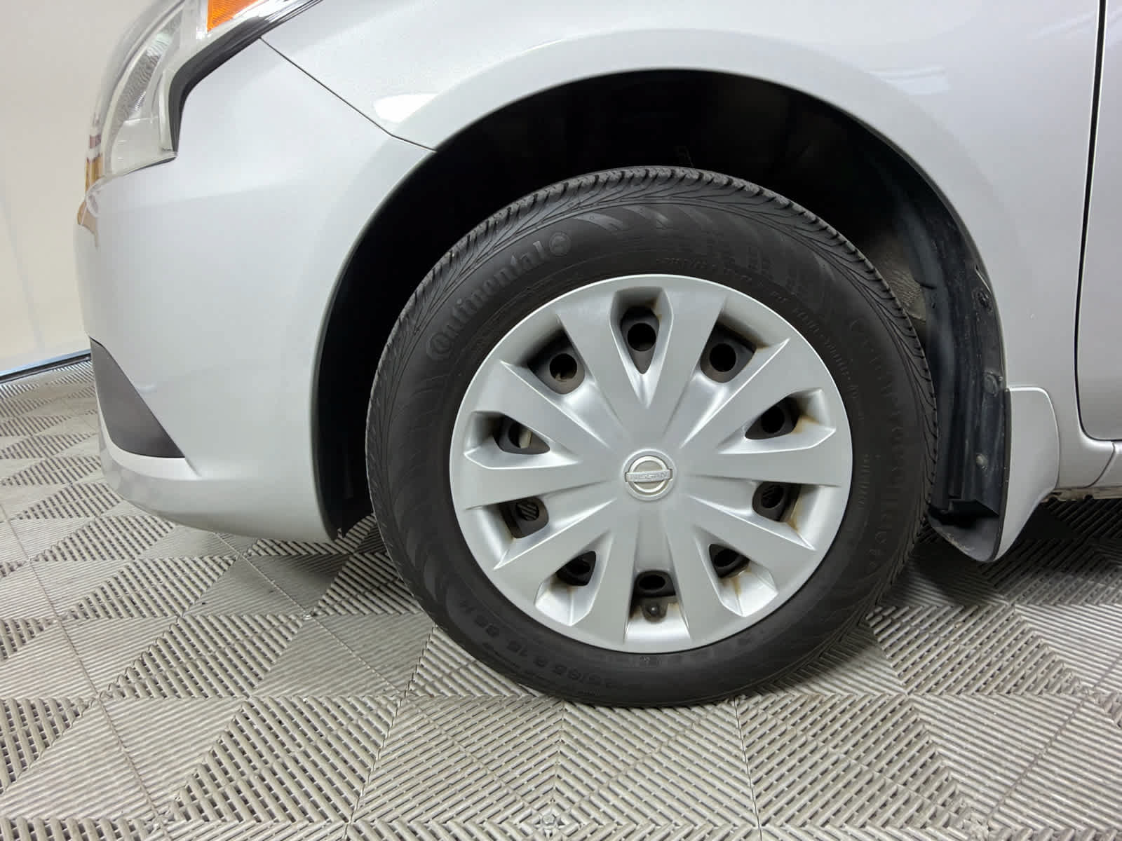 Used 2019 Nissan Versa S FWD image 8