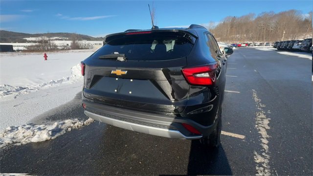 New 2026 Chevrolet Trax LT image 2