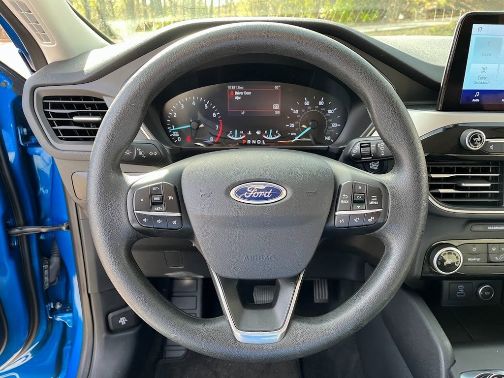 Used 2021 Ford Escape SE w/ SE Sport Appearance Package image 12