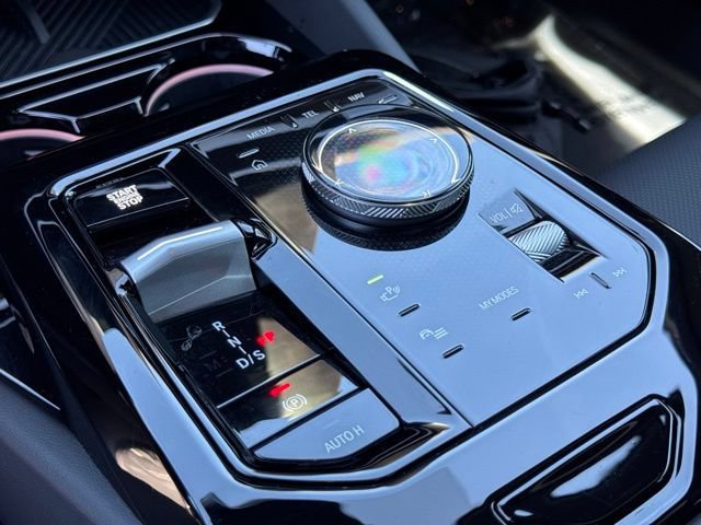 Used 2026 BMW 530i w/ Convenience Package RWD image 31