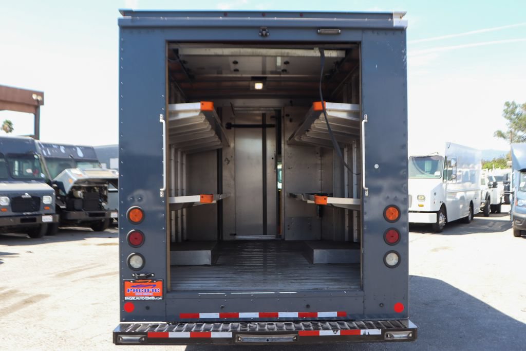 Used 2022 Ford Transit 350 DRW RWD image 7