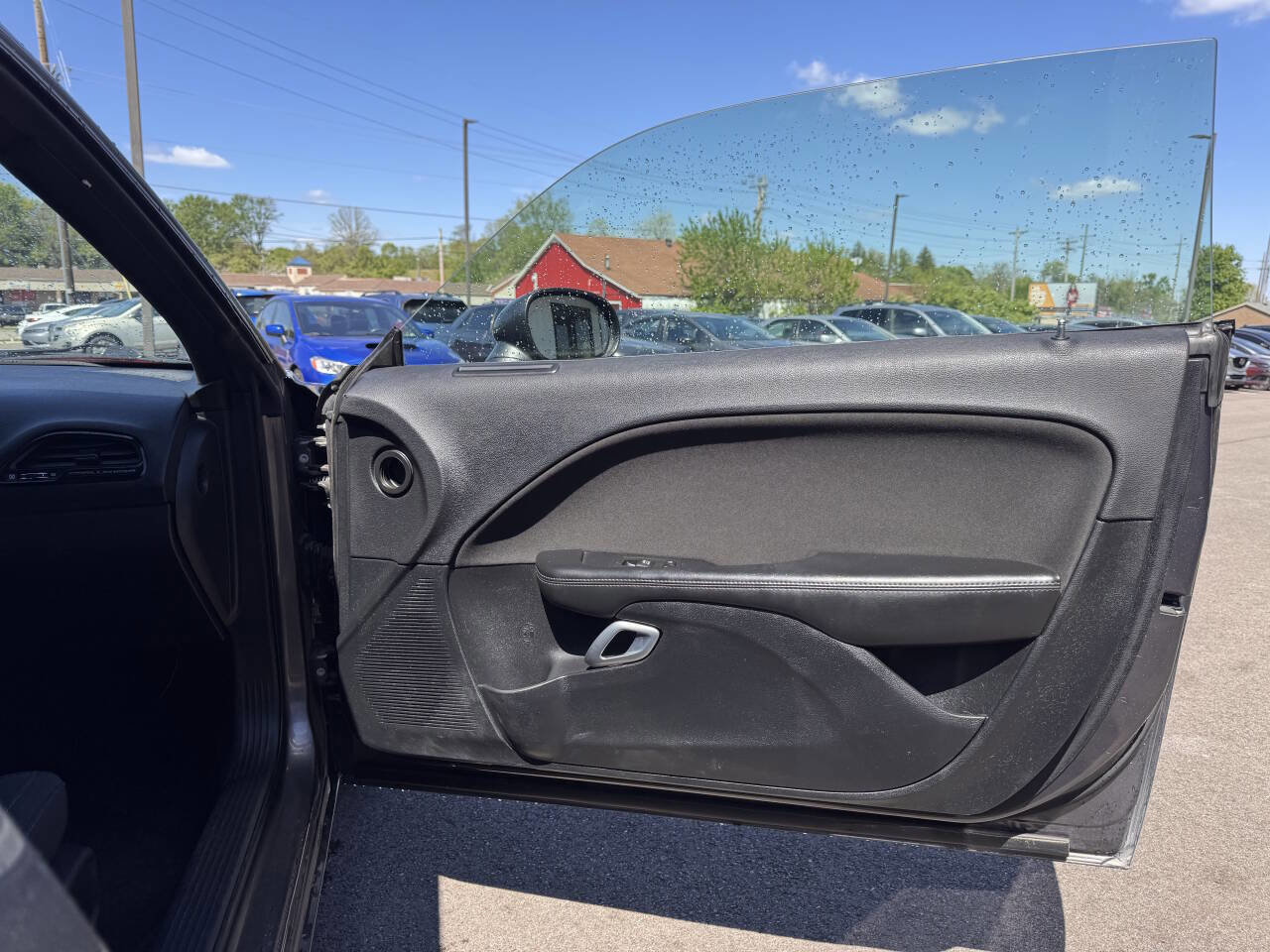 Used 2016 Dodge Challenger SXT image 22