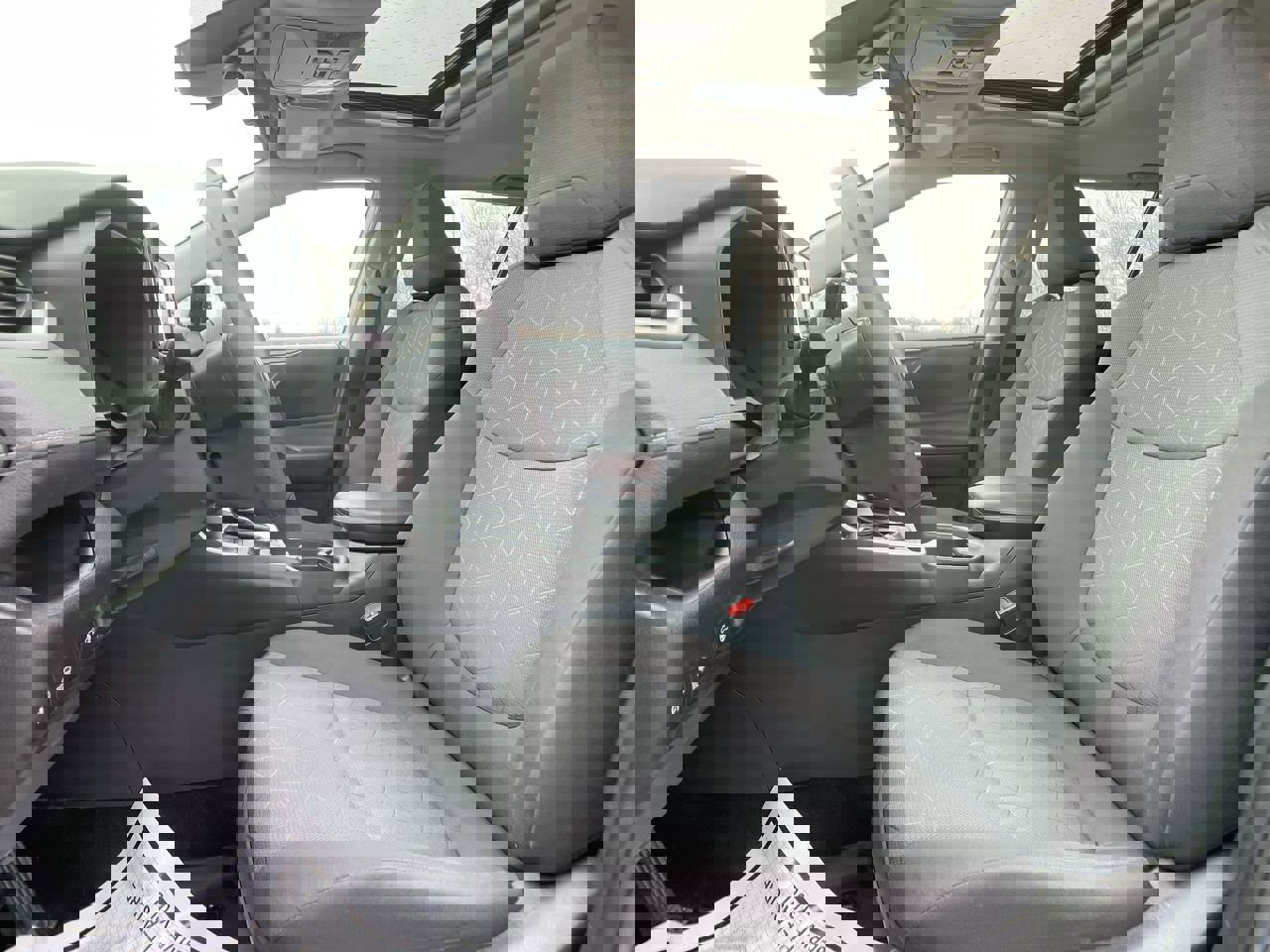 Used 2020 Toyota RAV4 XLE image 12