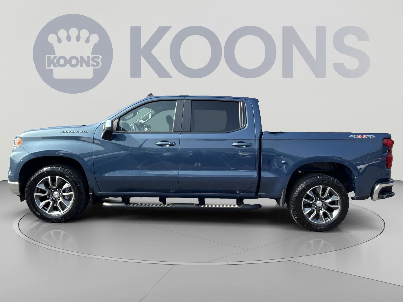 Used 2024 Chevrolet Silverado 1500 LT AWD/4WD image 2
