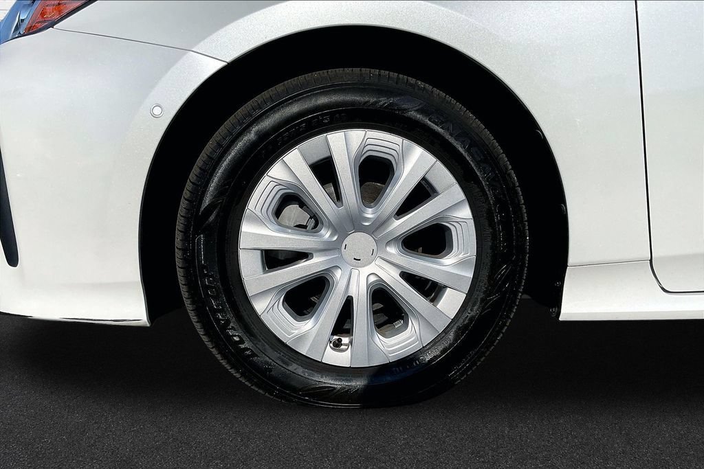 Used 2022 Toyota Prius LE FWD image 21