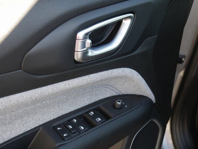 Used 2024 Jeep Compass Latitude w/ Sun and Sound Group image 13