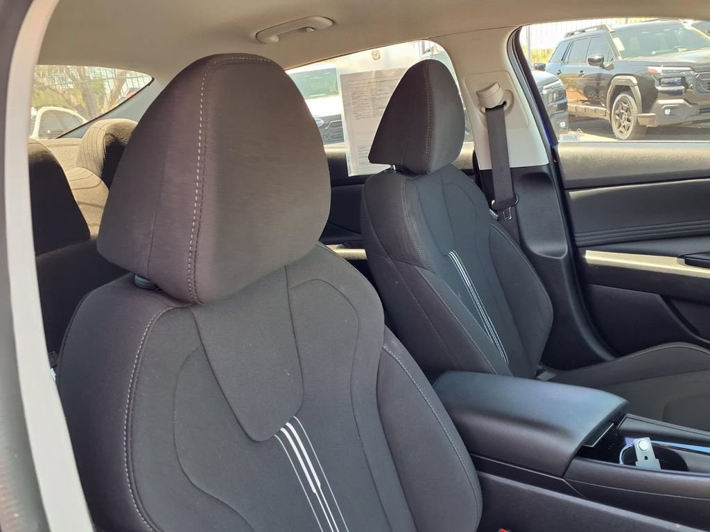Used 2023 Hyundai Elantra SEL w/ Convenience Package FWD image 19