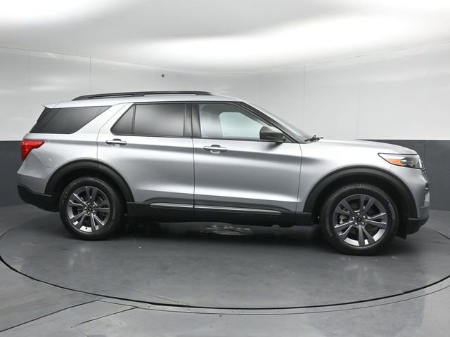 Certified 2021 Ford Explorer XLT w/ Equipment Group 202A AWD/4WD image 5