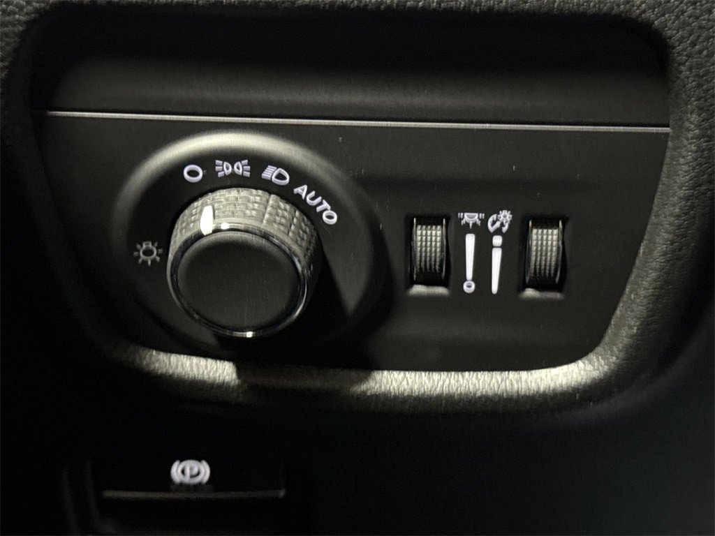 New 2025 Jeep Grand Cherokee L Laredo w/ Luxury Tech Group I image 17