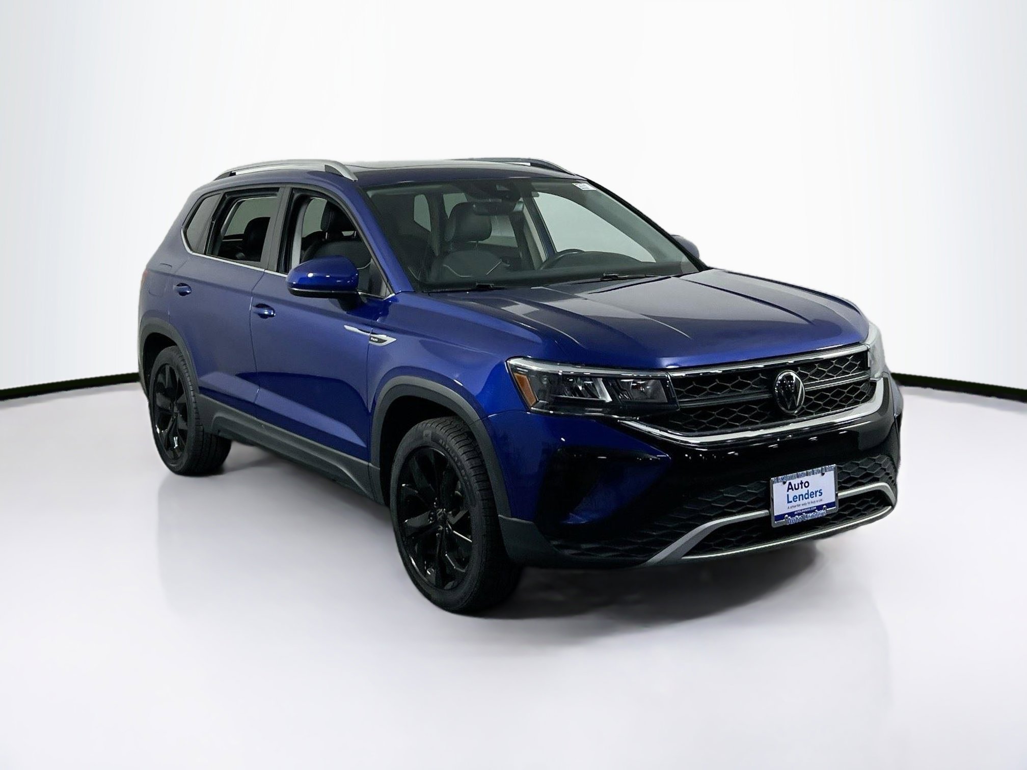 Used 2023 Volkswagen Taos SE image 3