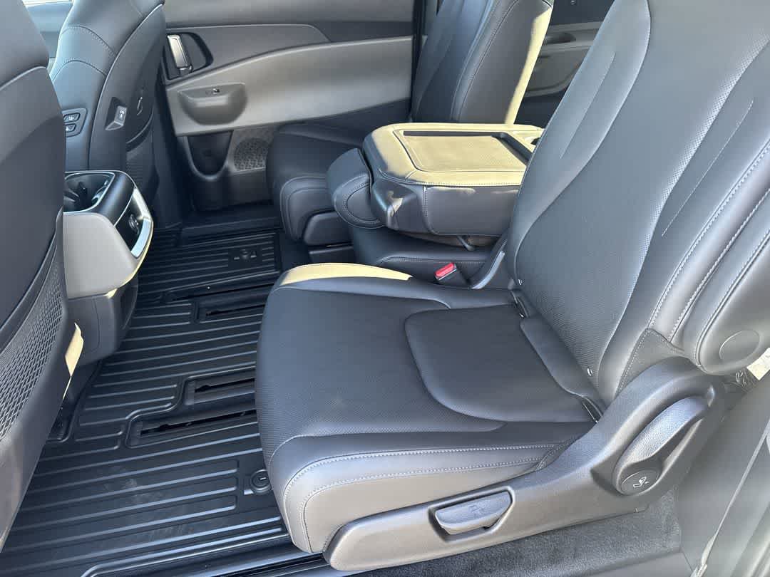 New 2026 Kia Carnival EX FWD image 22