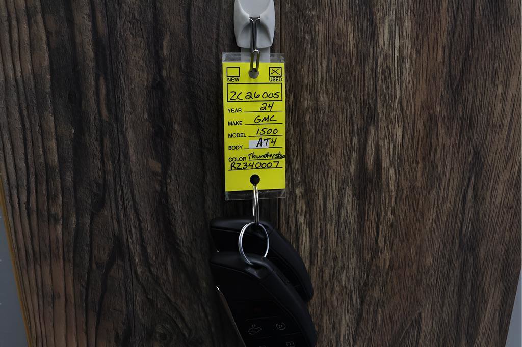 Used 2024 GMC Sierra 1500 AT4 w/ Technology Package image 31