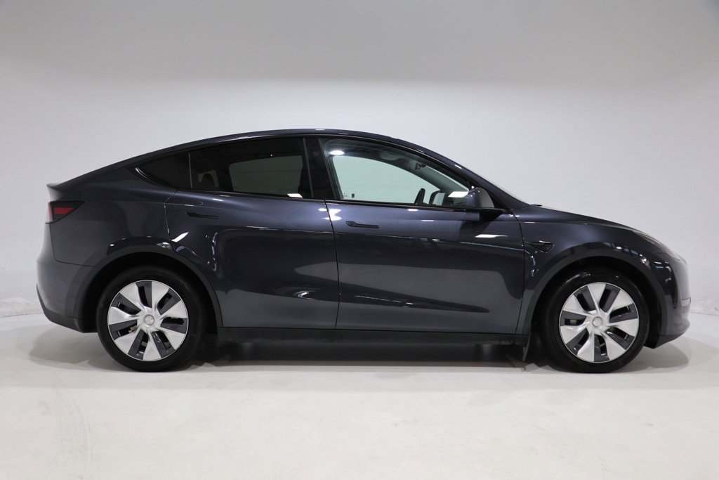 Used 2024 Tesla Model Y Long Range AWD/4WD image 8
