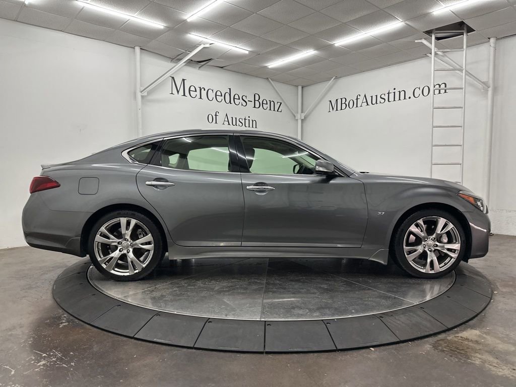 Used 2016 INFINITI Q70 3.7 w/ Deluxe Touring Package RWD image 8