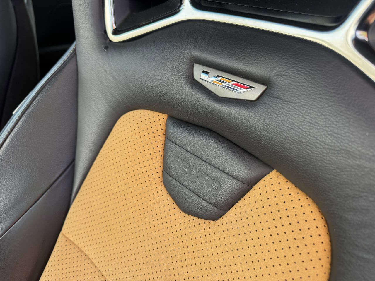 Used 2016 Cadillac ATS V w/ Luxury Package image 12