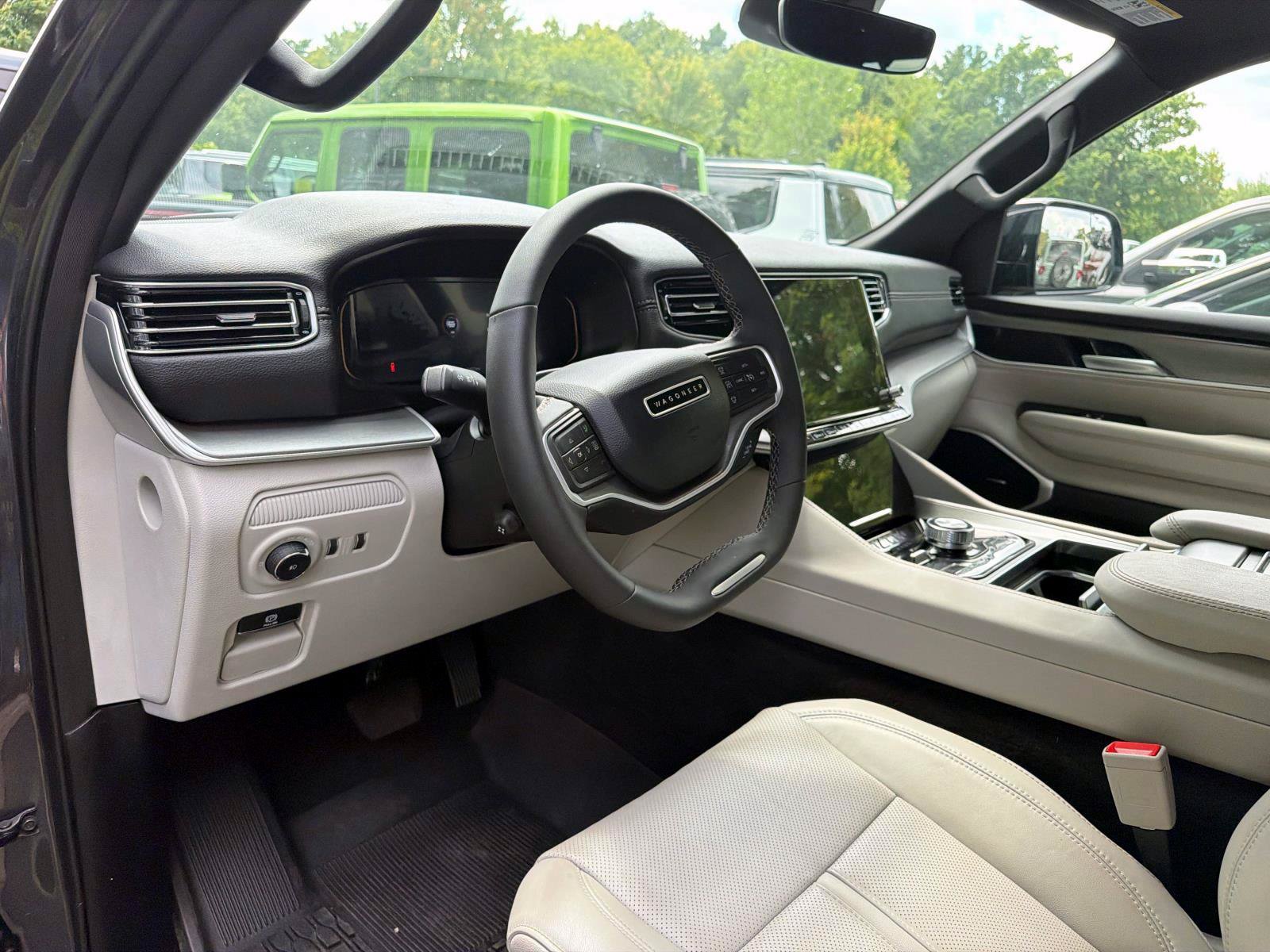 Used 2025 Jeep Wagoneer L 4WD w/ Convenience Group I image 7