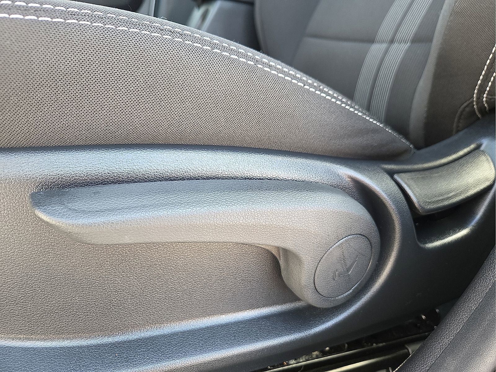 Used 2024 Hyundai Venue SEL FWD image 15