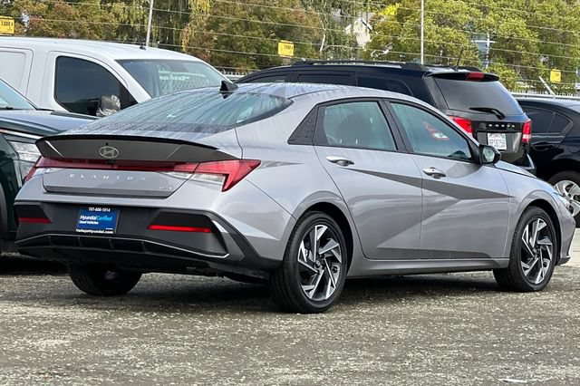 Certified 2025 Hyundai Elantra SEL FWD image 5