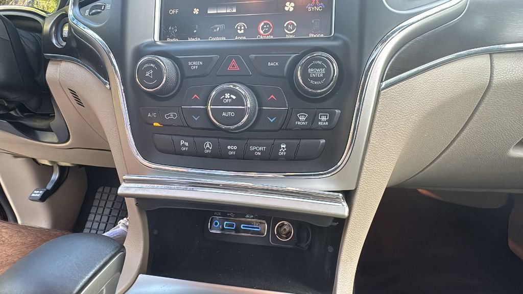 Used 2017 Jeep Grand Cherokee Limited AWD/4WD image 20