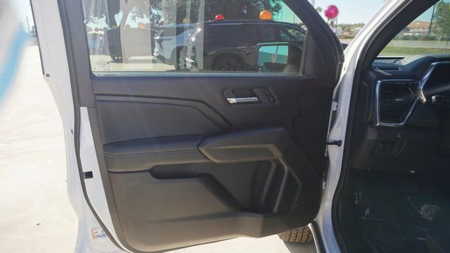 New 2025 GMC Canyon Elevation w/ Convenience Package image 15