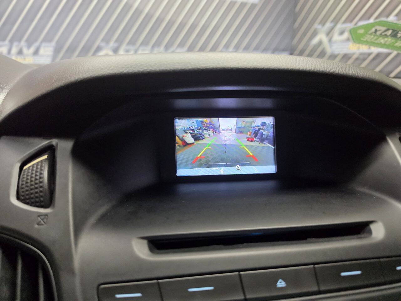 Used 2016 Ford Focus SE FWD image 16
