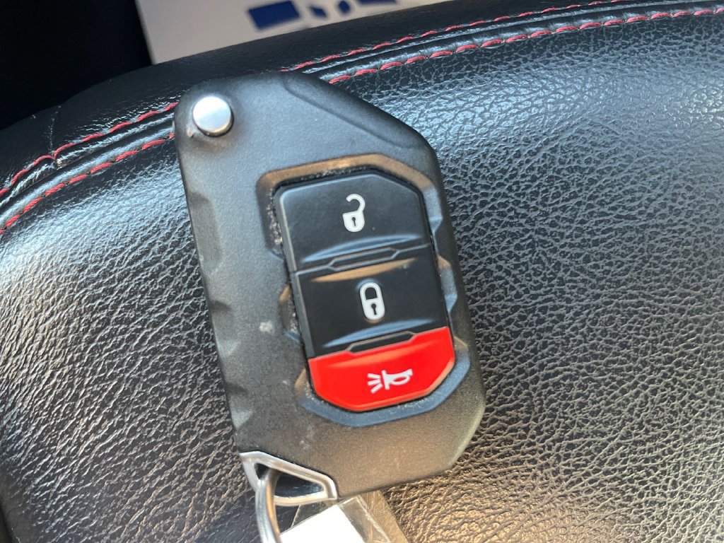 Used 2020 Jeep Gladiator Rubicon AWD/4WD image 25
