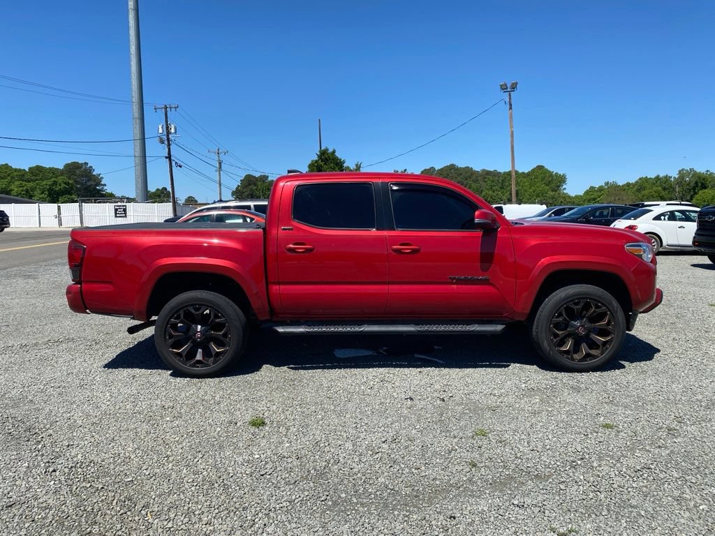 Used 2022 Toyota Tacoma SR5 w/ Technology Package RWD image 2
