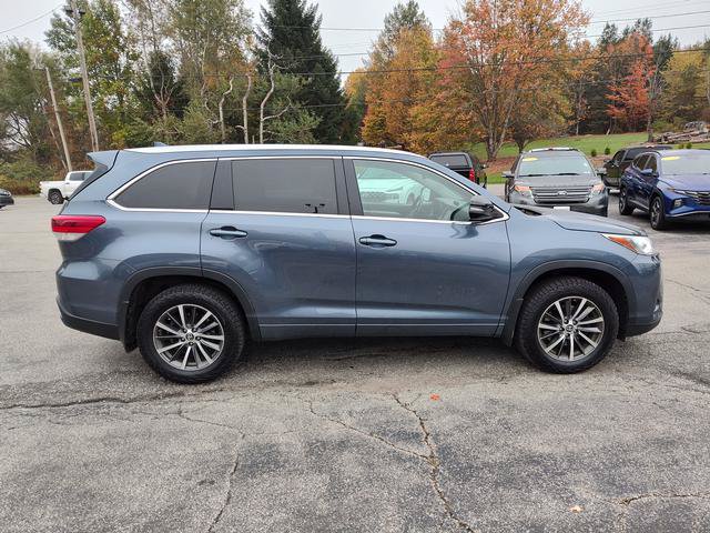 Used 2017 Toyota Highlander XLE AWD/4WD image 8
