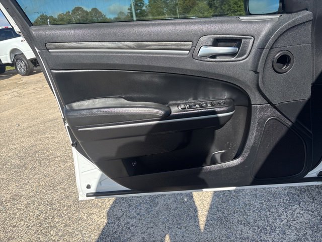 Used 2022 Chrysler 300 Touring w/ Sport Appearance Package image 16