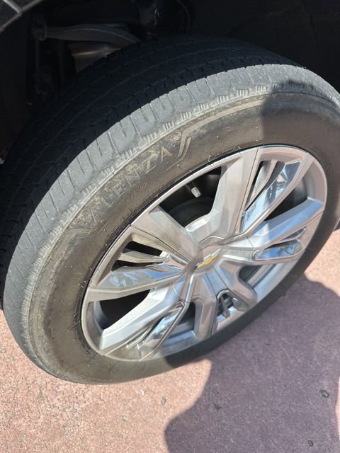 Used 2024 Chevrolet Tahoe High Country image 9