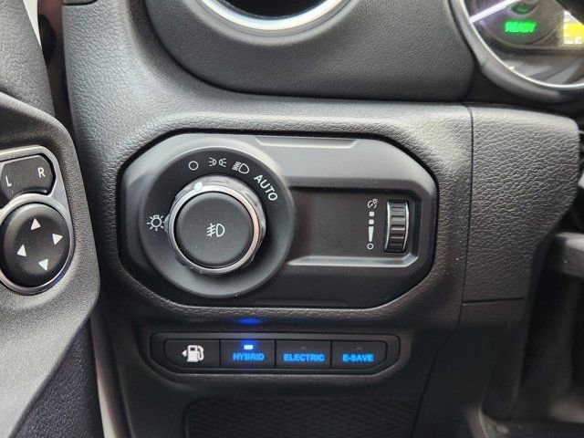 Used 2023 Jeep Wrangler Unlimited Sahara w/ Cold Weather Group image 24