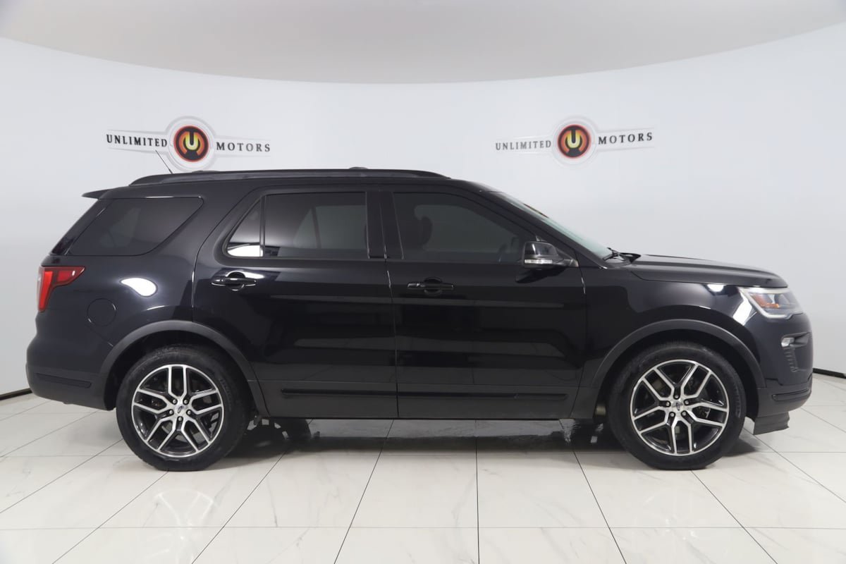 Used 2018 Ford Explorer Sport w/ Equipment Group 401A AWD/4WD image 2