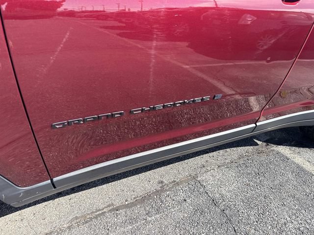 Used 2023 Jeep Grand Cherokee Altitude AWD/4WD image 16