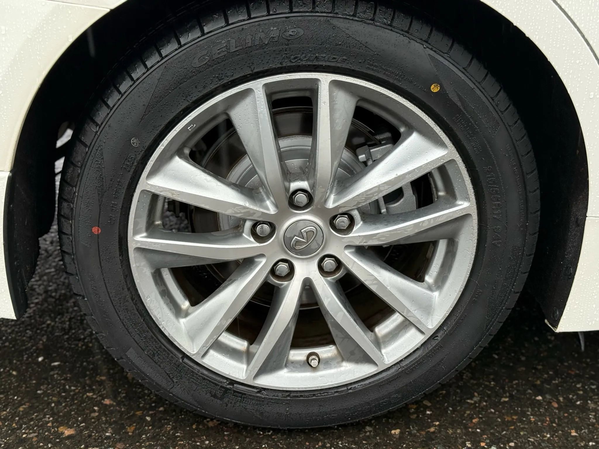 Used 2016 INFINITI Q50 3.0t Premium w/ Driver Assistance Package image 17