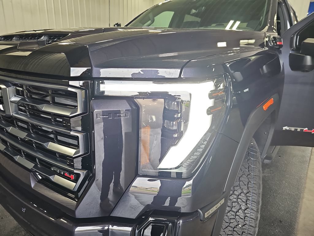 New 2026 GMC Sierra 3500 AT4 w/ AT4 Premium Plus Package AWD/4WD image 32