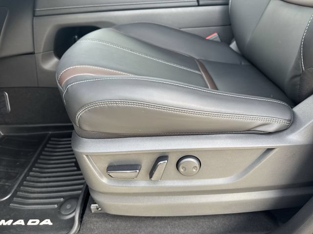 Used 2025 Nissan Armada SL AWD/4WD image 31