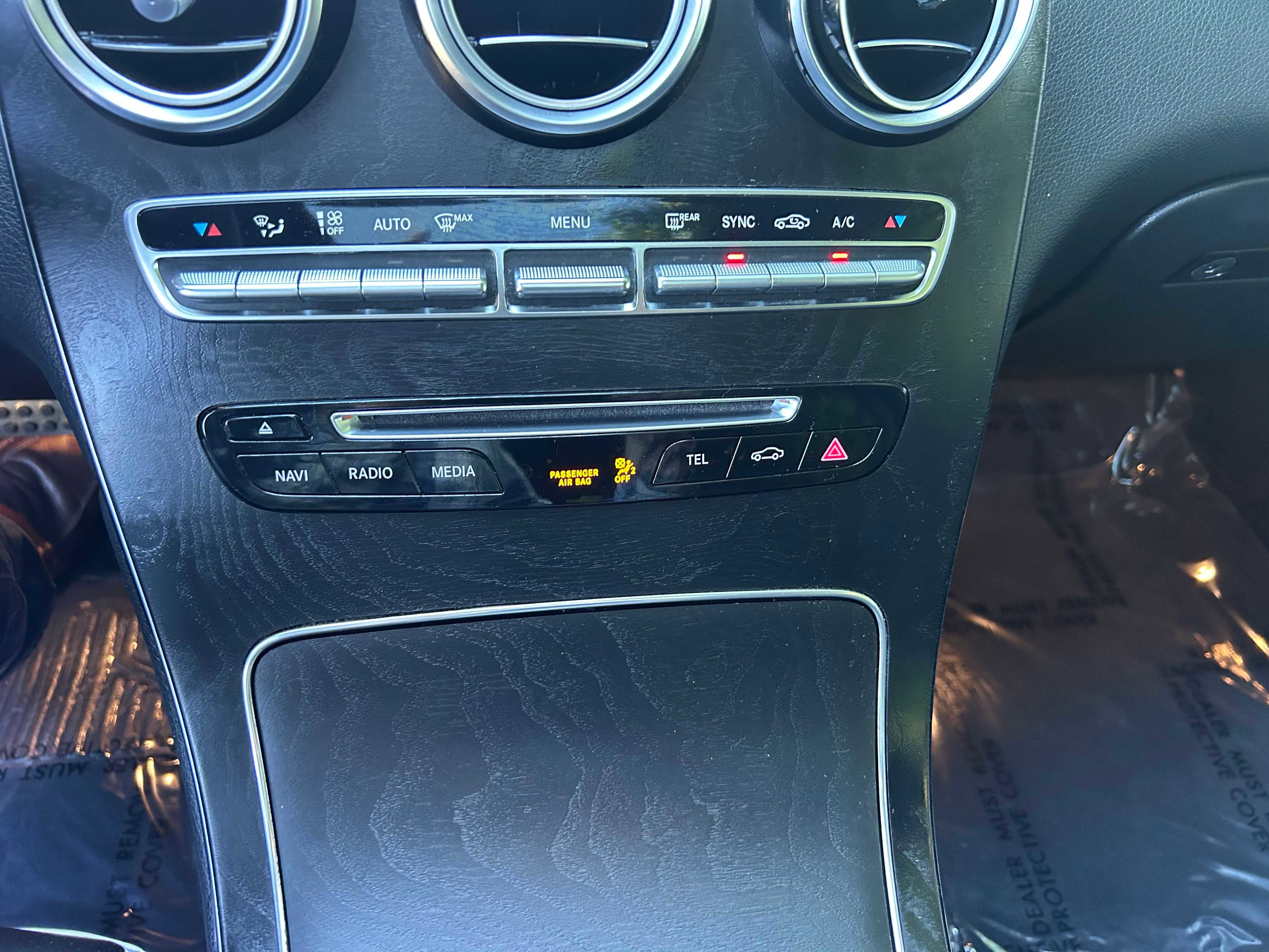 Used 2019 Mercedes-Benz GLC 300 4MATIC Coupe image 20