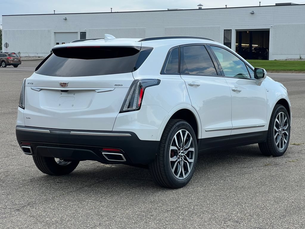 New 2026 Cadillac XT5 Sportv w/ LPO, Floor Liner Package AWD/4WD image 47