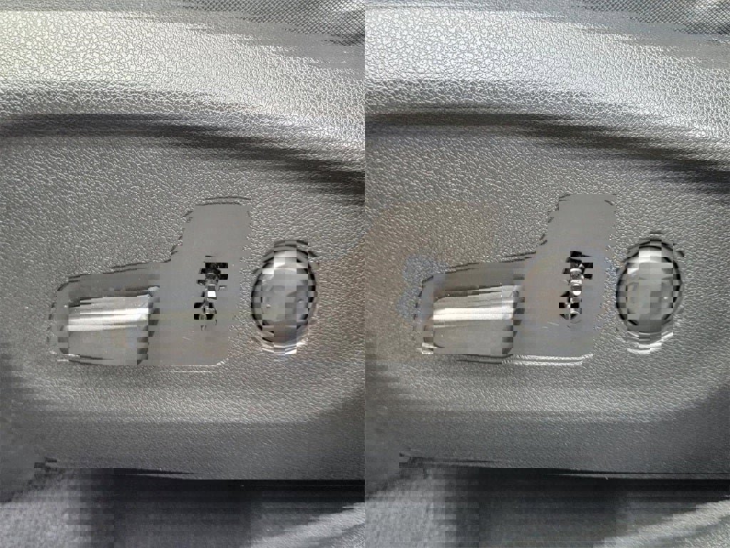 Used 2019 Kia Sorento LX w/ LX Convenience Package image 32