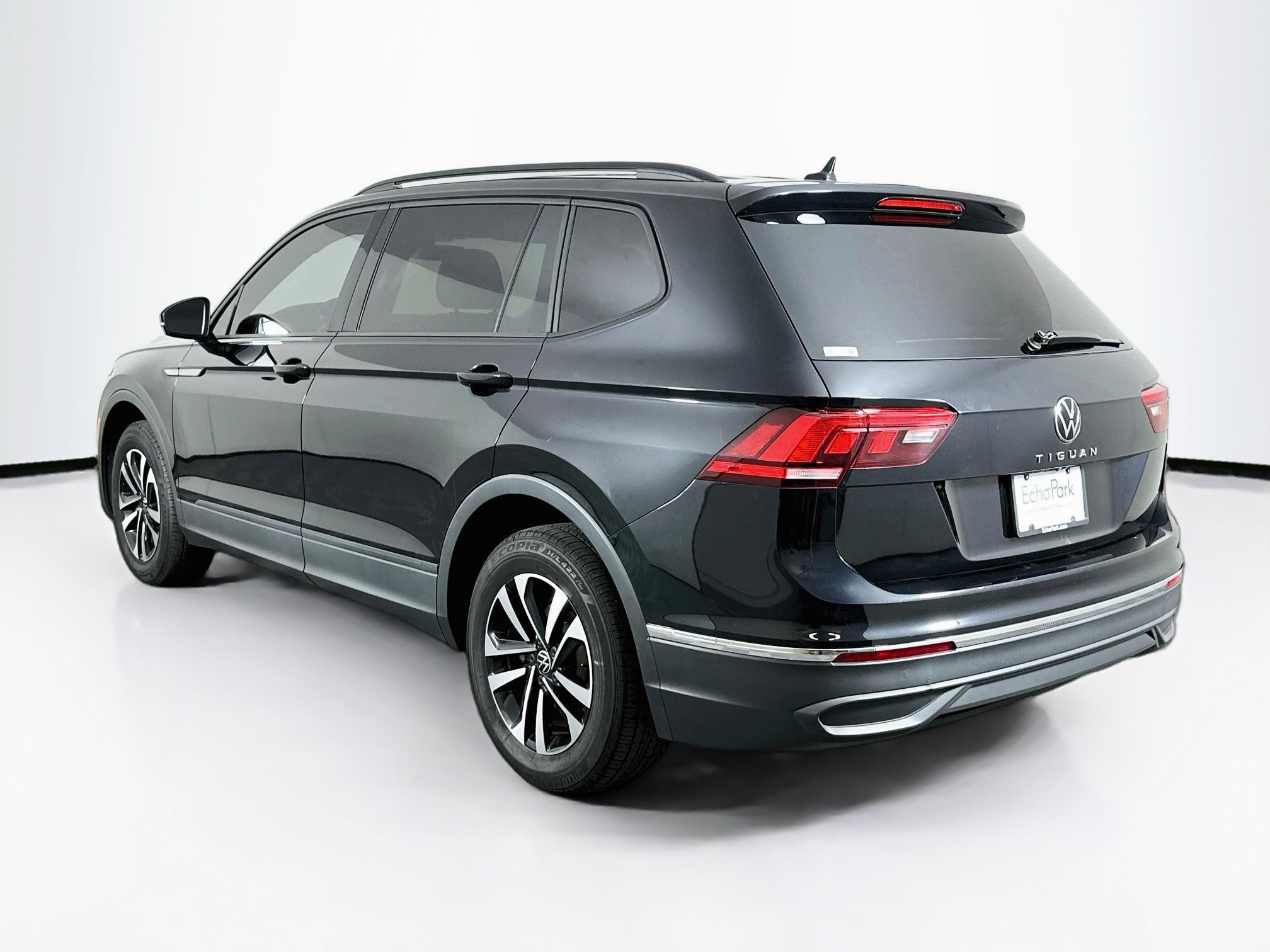 Used 2023 Volkswagen Tiguan S FWD image 5