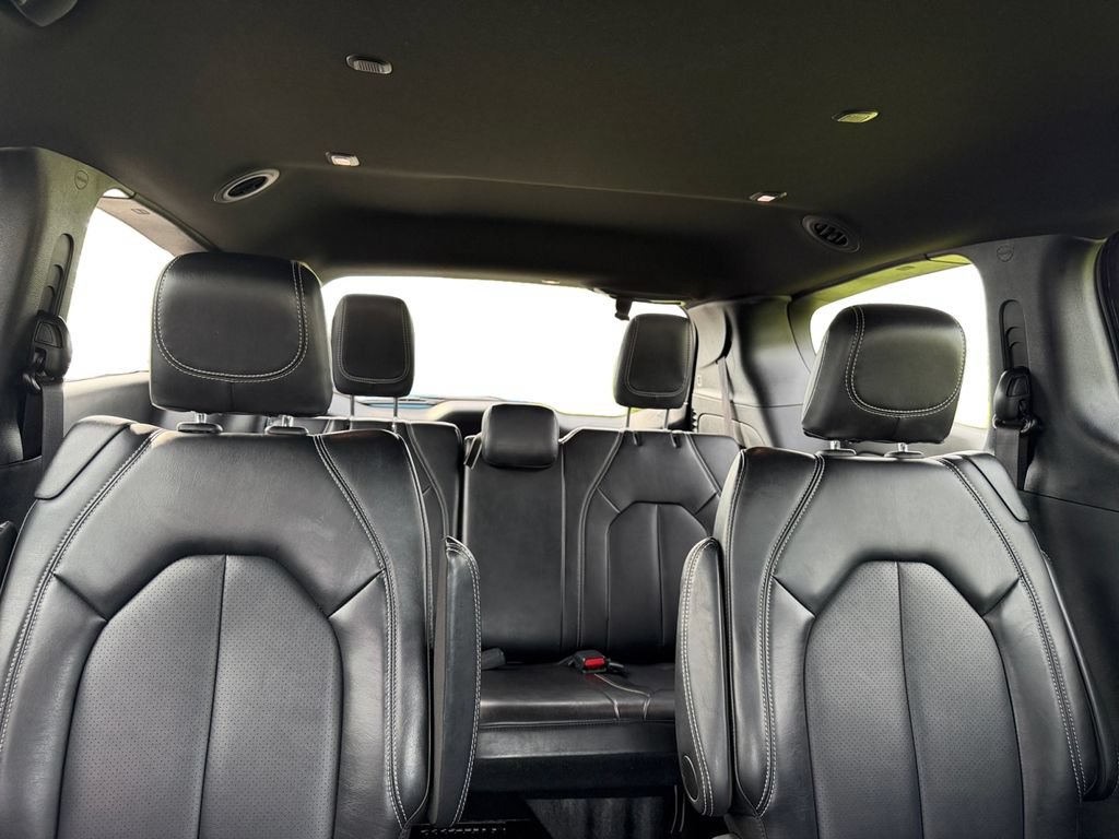 Used 2025 Chrysler Pacifica Select FWD image 14