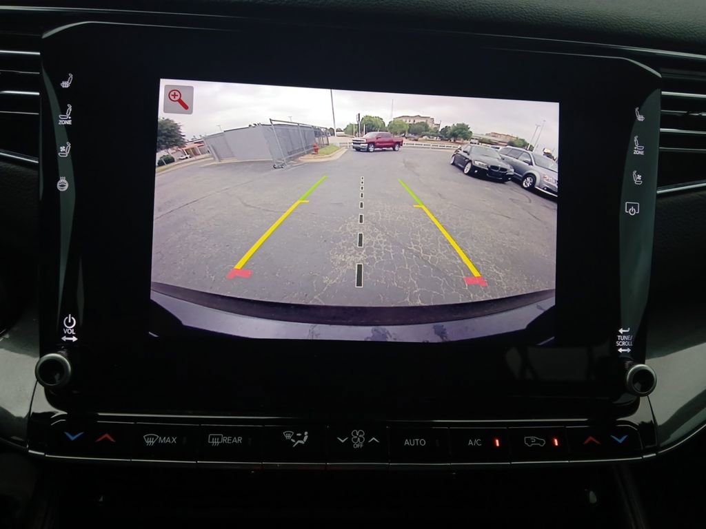 Used 2023 Jeep Wagoneer 4WD w/ Premium Group I image 9