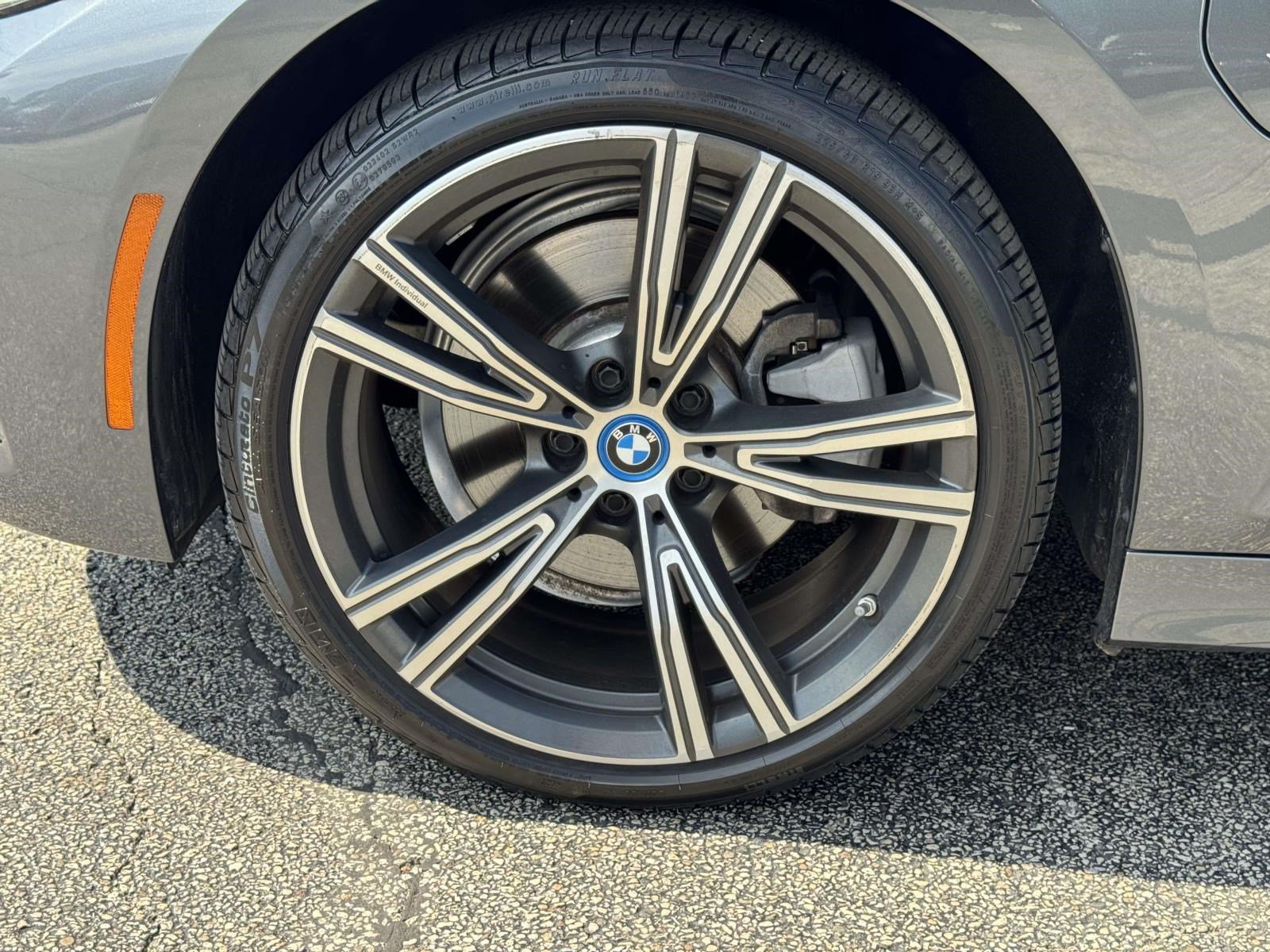 Used 2022 BMW 330e w/ Convenience Package RWD image 9