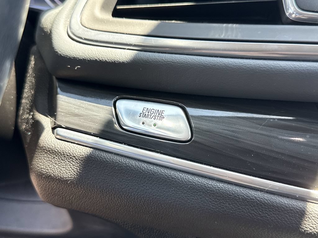 Used 2019 Buick Enclave Essence FWD image 19