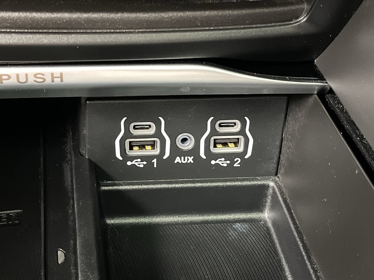 Used 2022 Chrysler Pacifica Limited w/ S Appearance Package FWD image 25