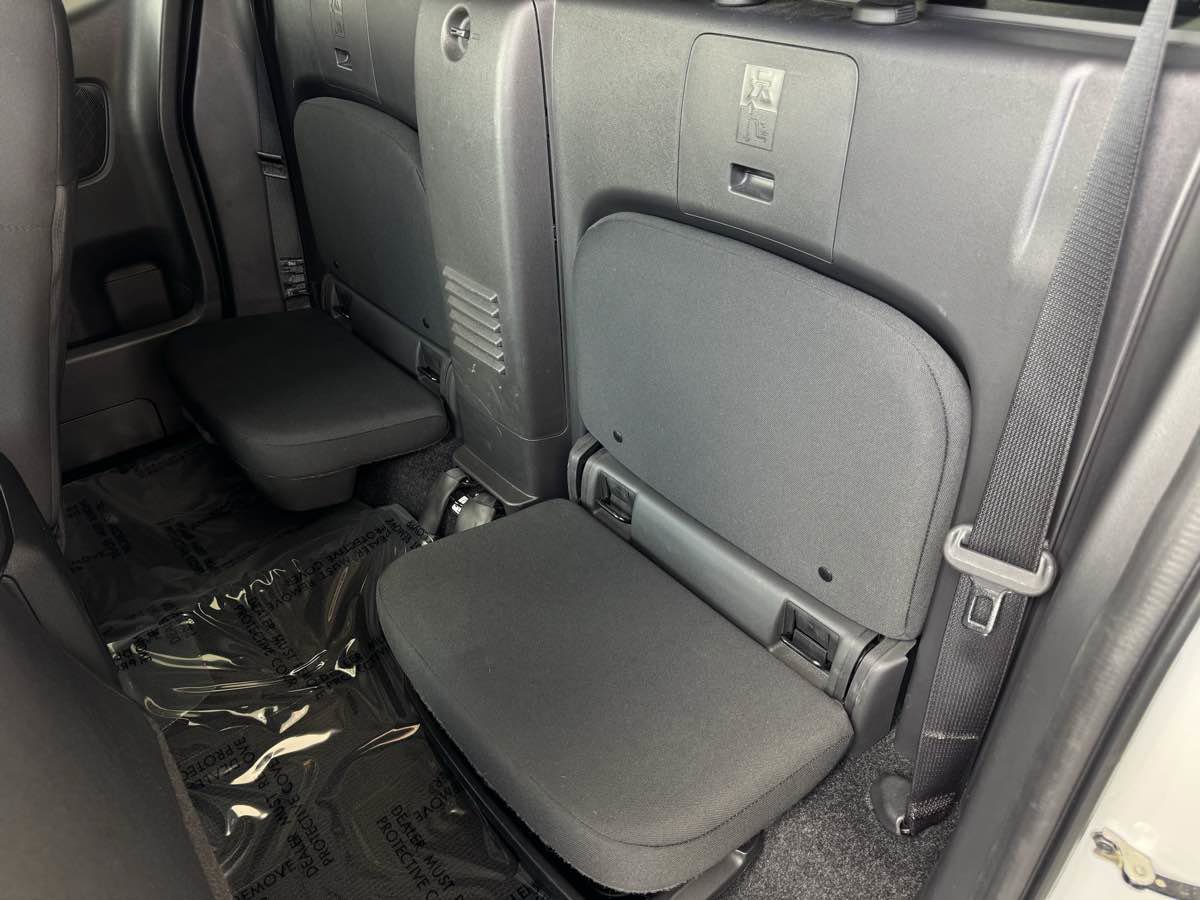 Used 2023 Nissan Frontier S w/ Technology Package AWD/4WD image 18