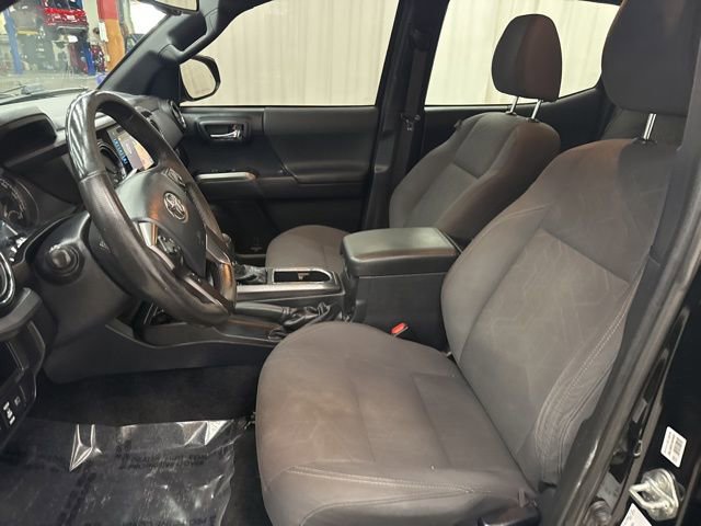 Used 2019 Toyota Tacoma TRD Sport image 5